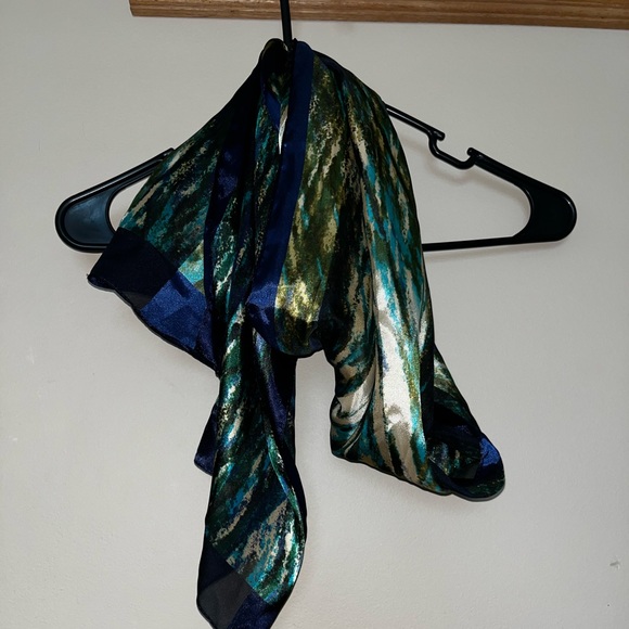 Colorful scarf 🧣 - Picture 2 of 2